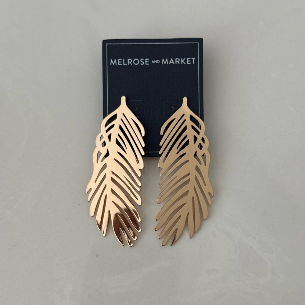 Melrose and Market 🫐 Statement Feather Earrings